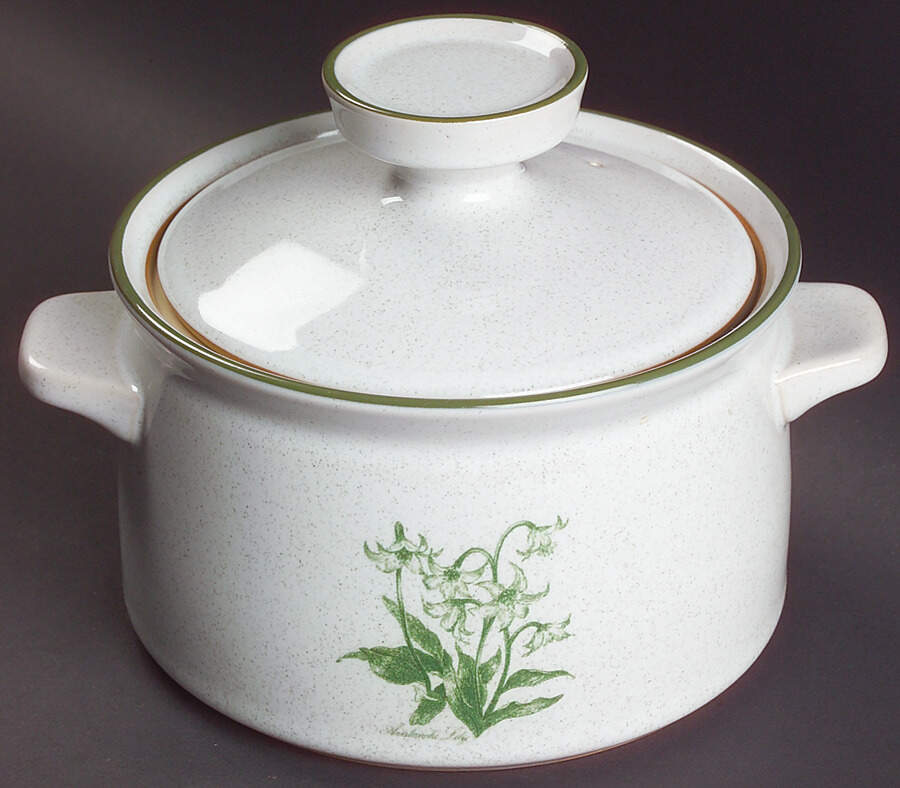 Mountain Flowers Green 1.25 Qt Round Covered Casserole by Noritake-1