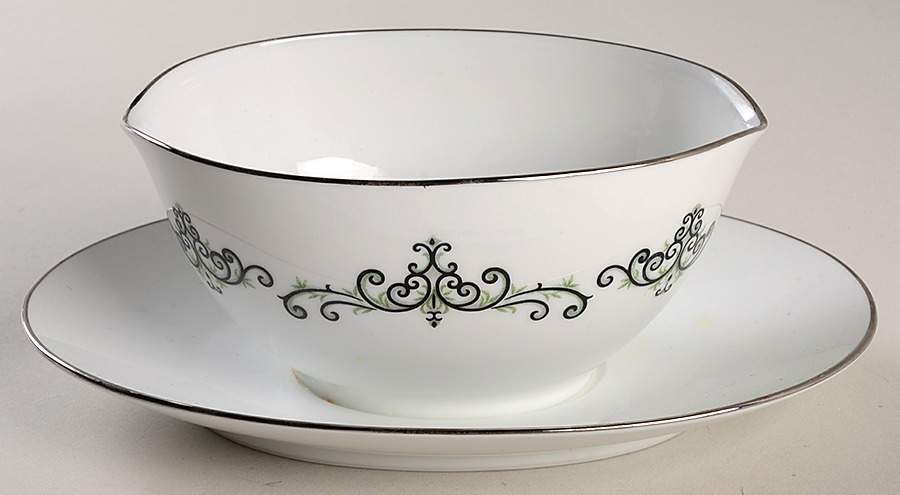Monterey Gravy Boat with Attached Underplate by Noritake-1