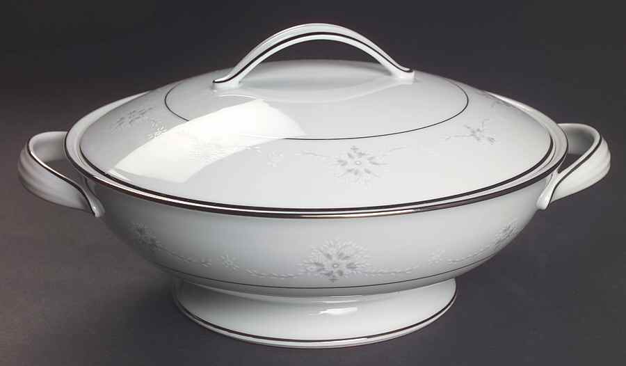 Monaco Round Covered Vegetable by Noritake-1