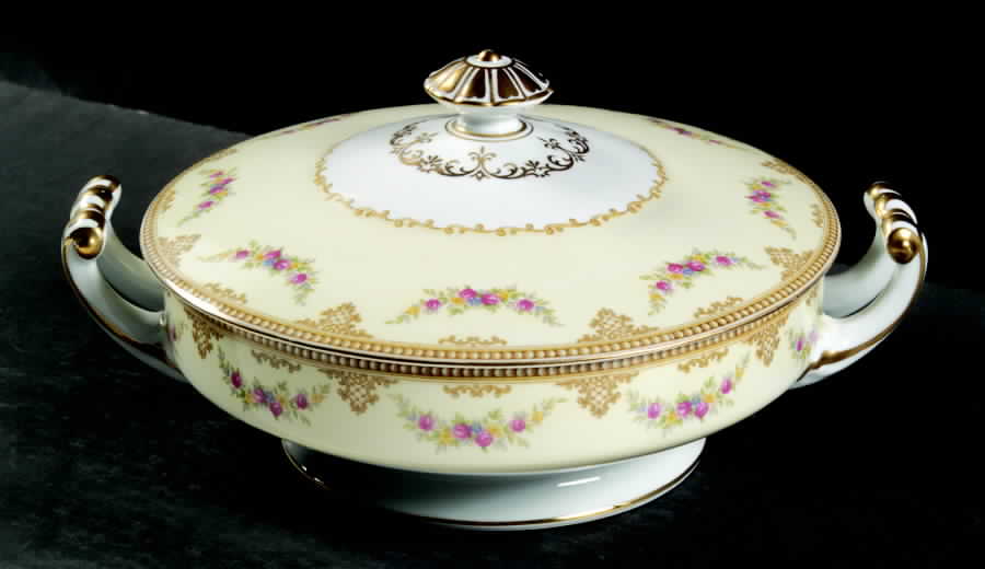 Monnette Round Covered Vegetable by Noritake-1