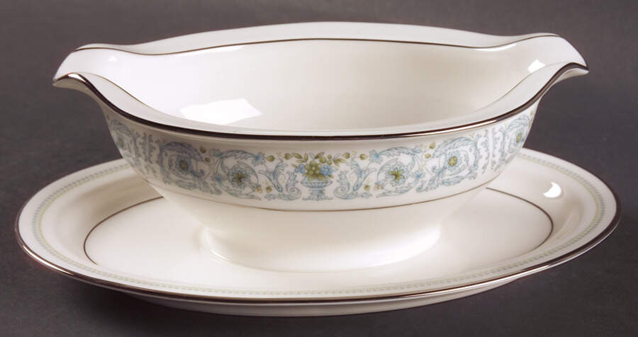 Monteleone Gravy Boat with Attached Underplate by Noritake-1