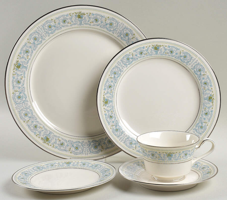 Monteleone 40 Piece Estate Set by Noritake-1