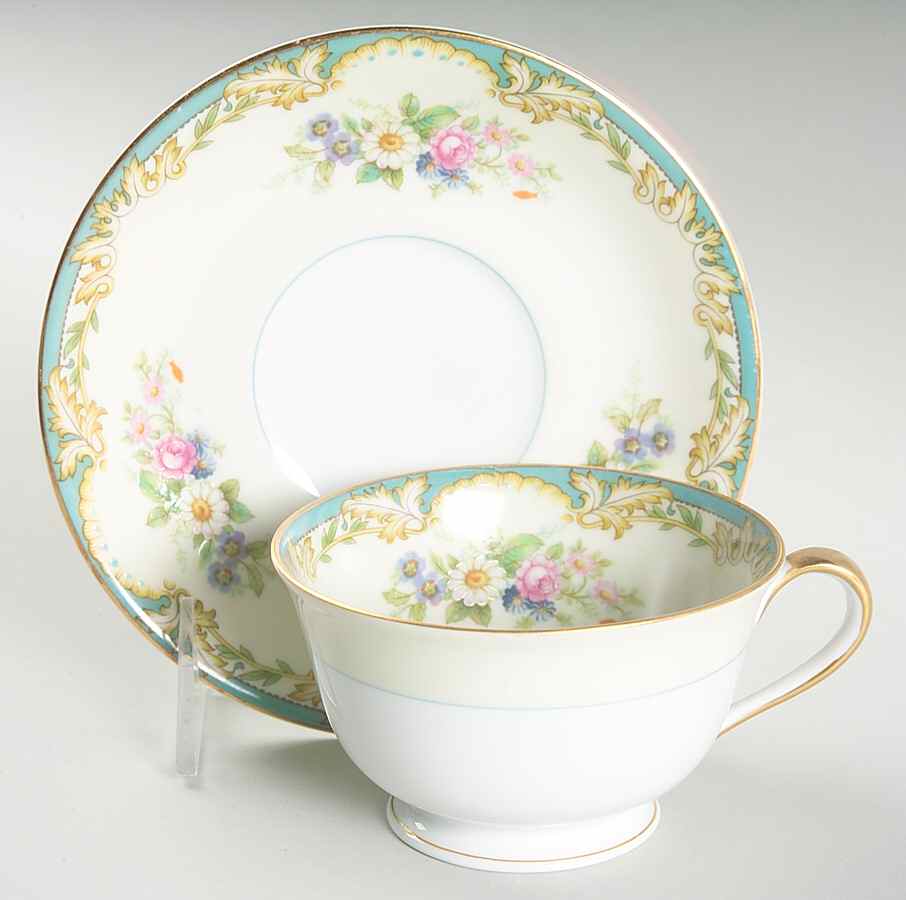 Moreton Footed Cup & Saucer Set by Noritake-1