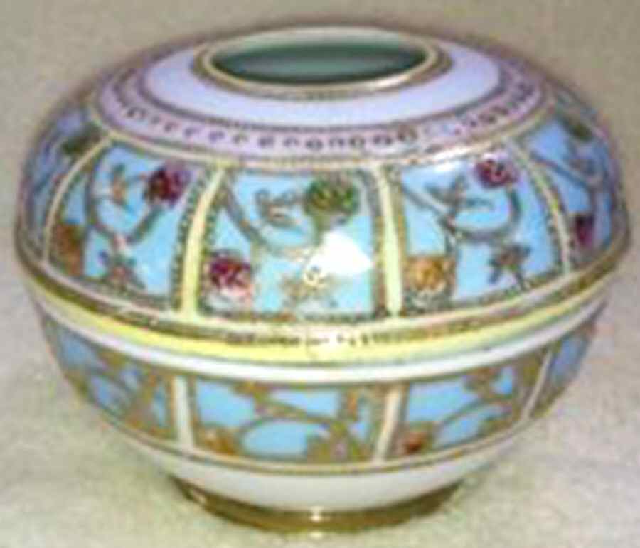 Mystery #106 Hair Receiver & Lid by Noritake-1