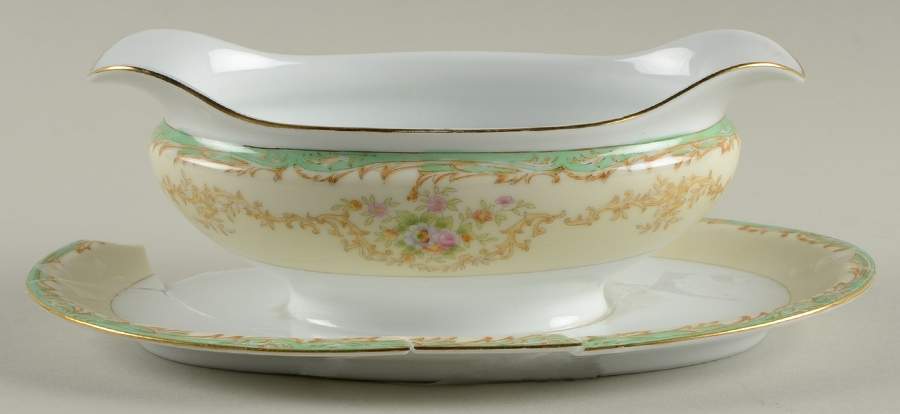 Mystery #136 Gravy Boat with Attached Underplate by Noritake-1