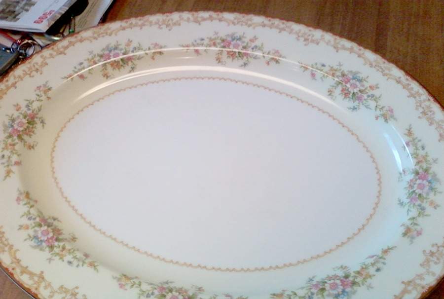 Mystery #142 16" Oval Serving Platter by Noritake-1
