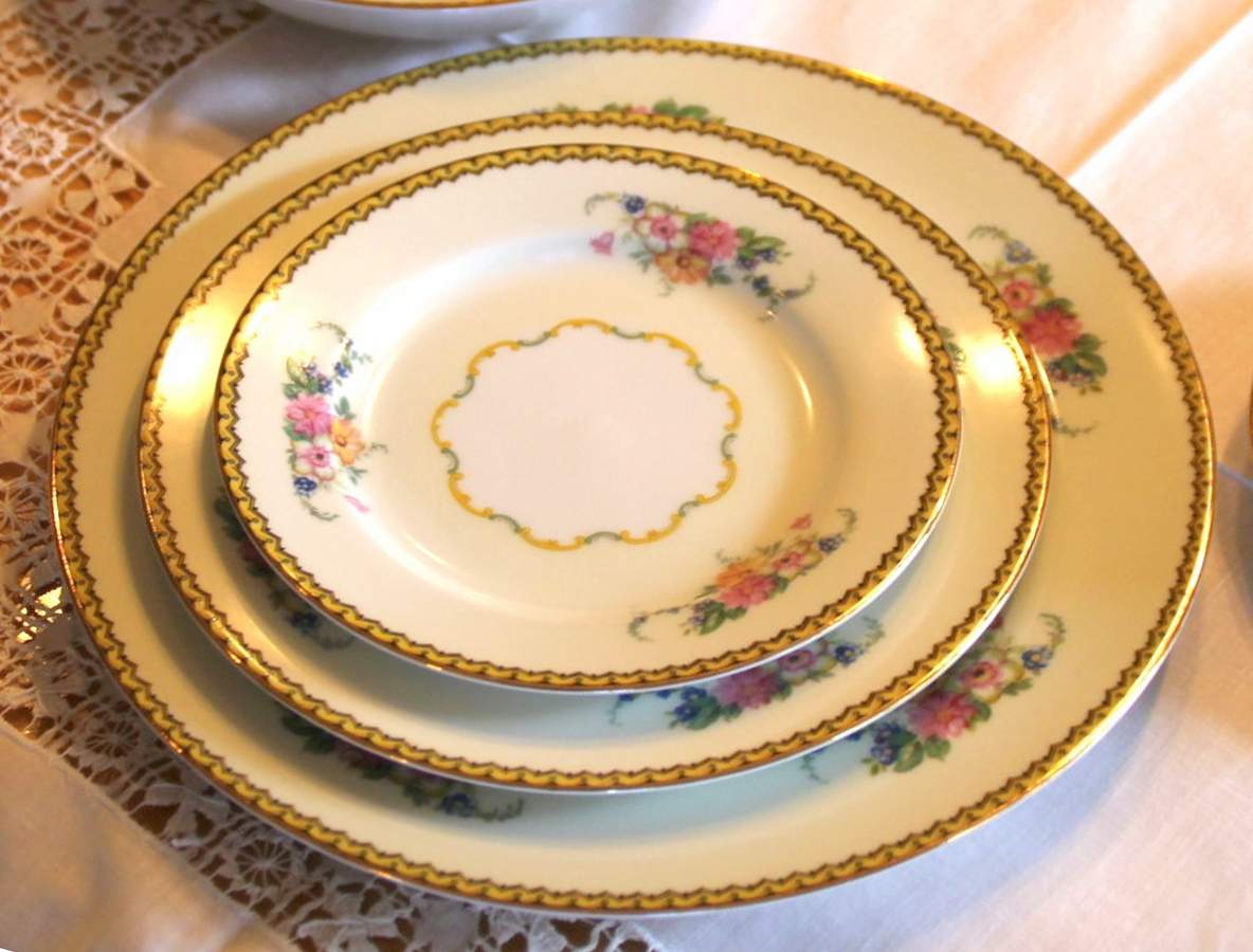 Mystery #153 Footed Cup & Saucer Set by Noritake-1