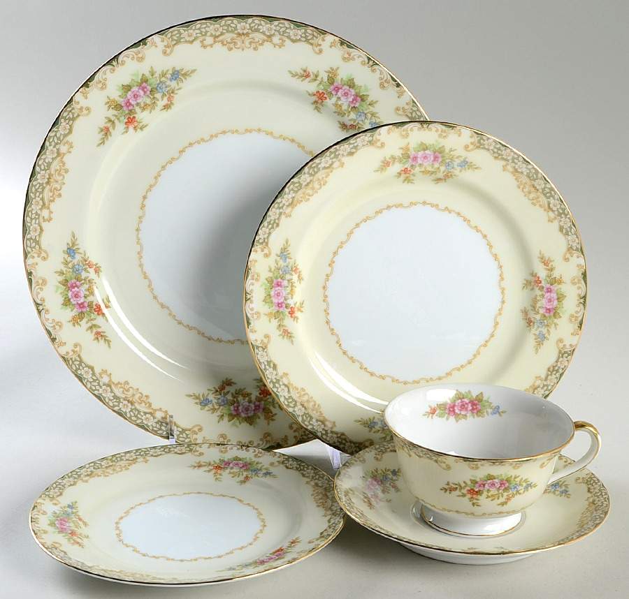 Mystery #162 5 Piece Place Setting by Noritake-1