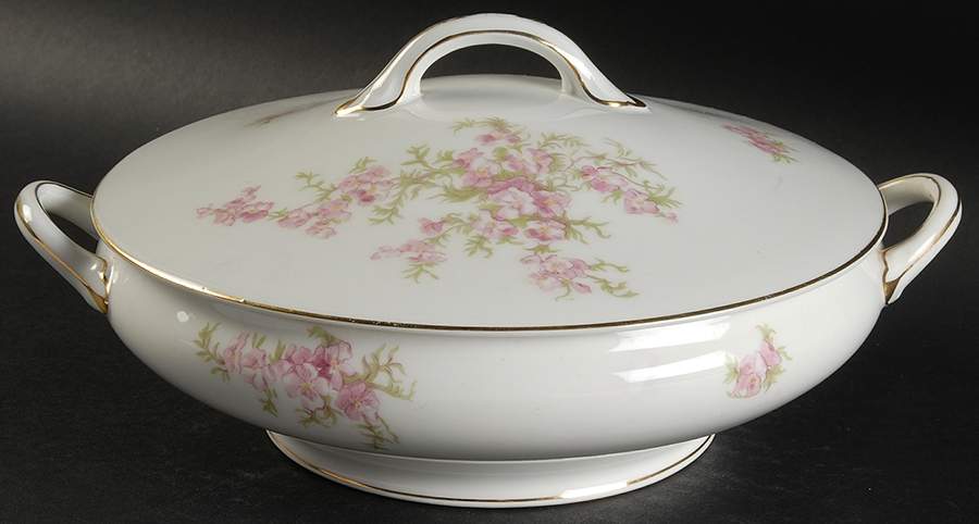 Mystery #17 Round Covered Vegetable by Noritake-1