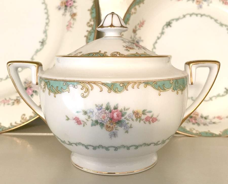Mystery #18 Sugar Bowl & Lid by Noritake-1