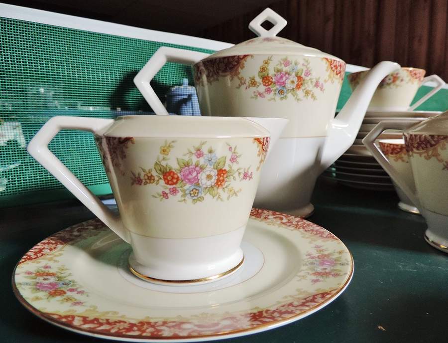 Mystery #205 Teapot & Lid by Noritake-1