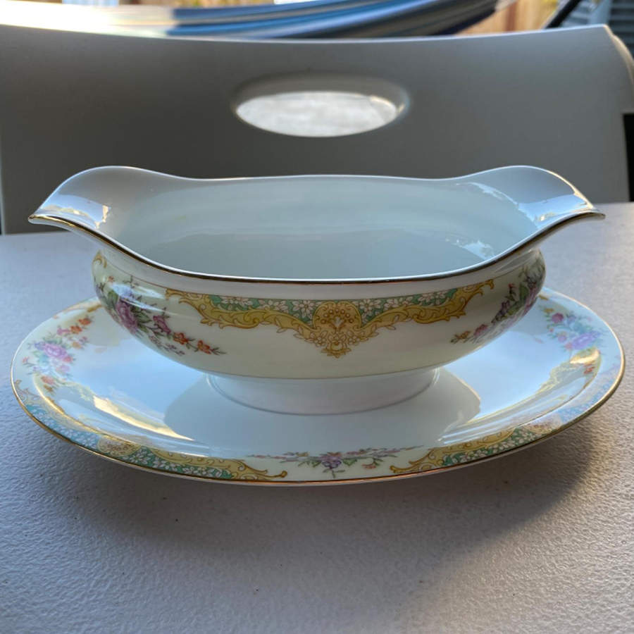 Mystery #207g Gravy Boat with Attached Underplate by Noritake-1