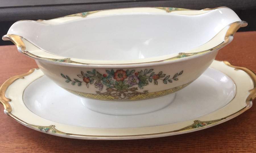 Mystery #64 Gravy Boat with Attached Underplate by Noritake-1
