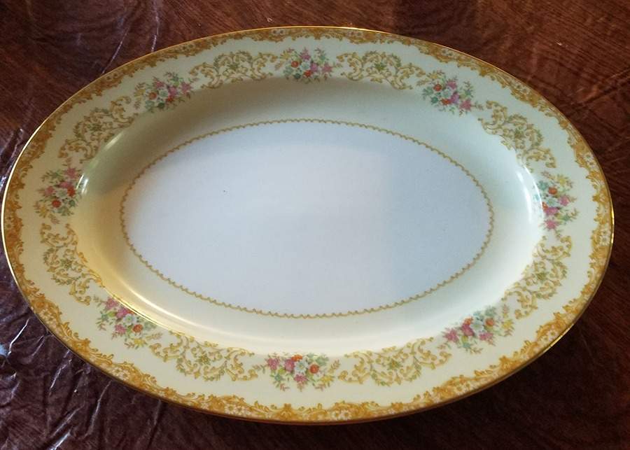 Mystery #72 15" Oval Serving Platter by Noritake-1