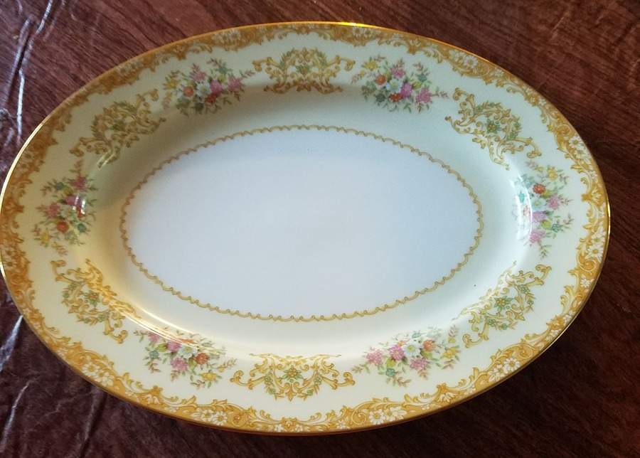 Mystery #72 12" Oval Serving Platter by Noritake-1