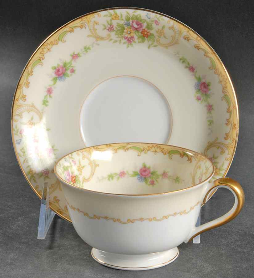 N100 Footed Cup & Saucer Set by Noritake-1