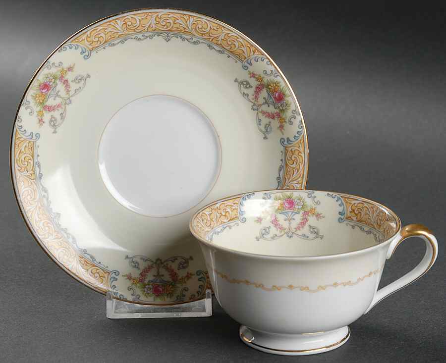 N111 Footed Cup & Saucer Set by Noritake-1