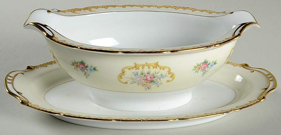N752 Gravy Boat with Attached Underplate by Noritake-1