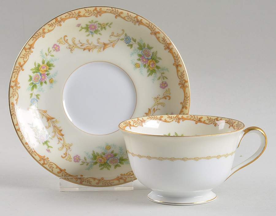 N128 Footed Cup & Saucer Set by Noritake-1
