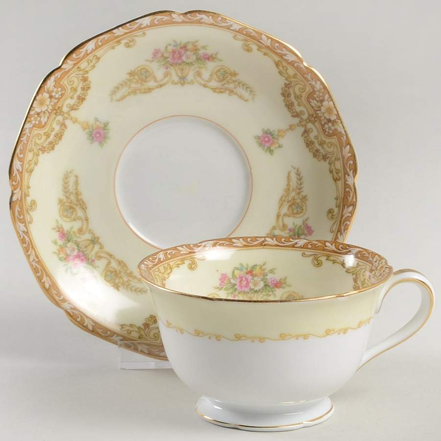 N129 Footed Cup & Saucer Set by Noritake-1