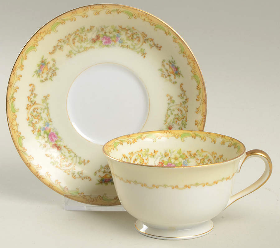 N149 Footed Cup & Saucer Set by Noritake-1