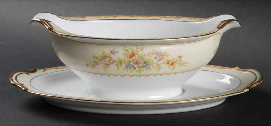 N150 Gravy Boat with Attached Underplate by Noritake-1