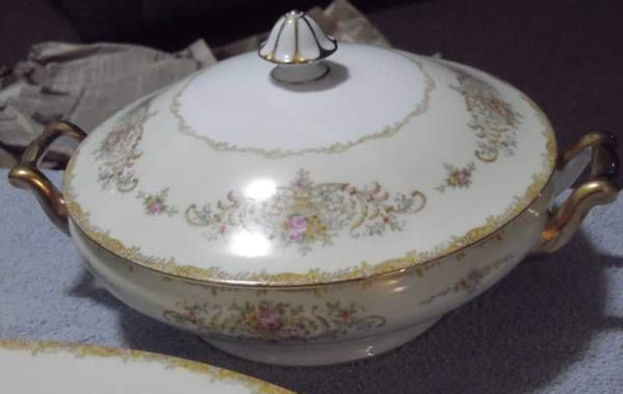 N156 Round Covered Vegetable by Noritake-1