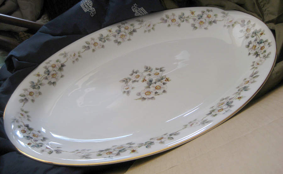 N163 16" Oval Serving Platter by Noritake-1