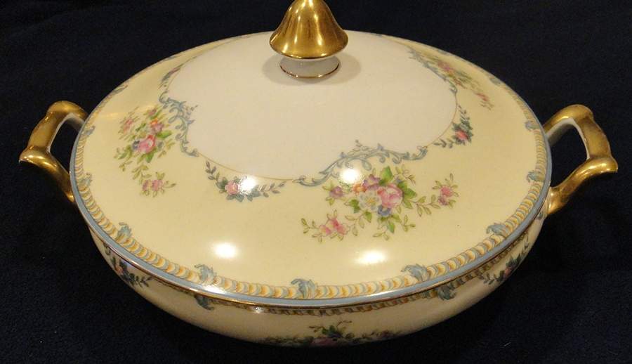 N170 Round Covered Vegetable by Noritake-1