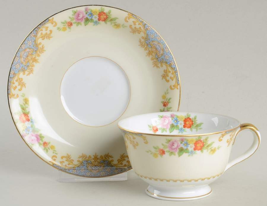 N192 Footed Cup & Saucer Set by Noritake-1