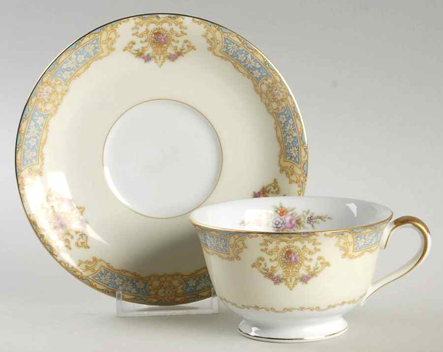 N194 Footed Cup & Saucer Set by Noritake-1