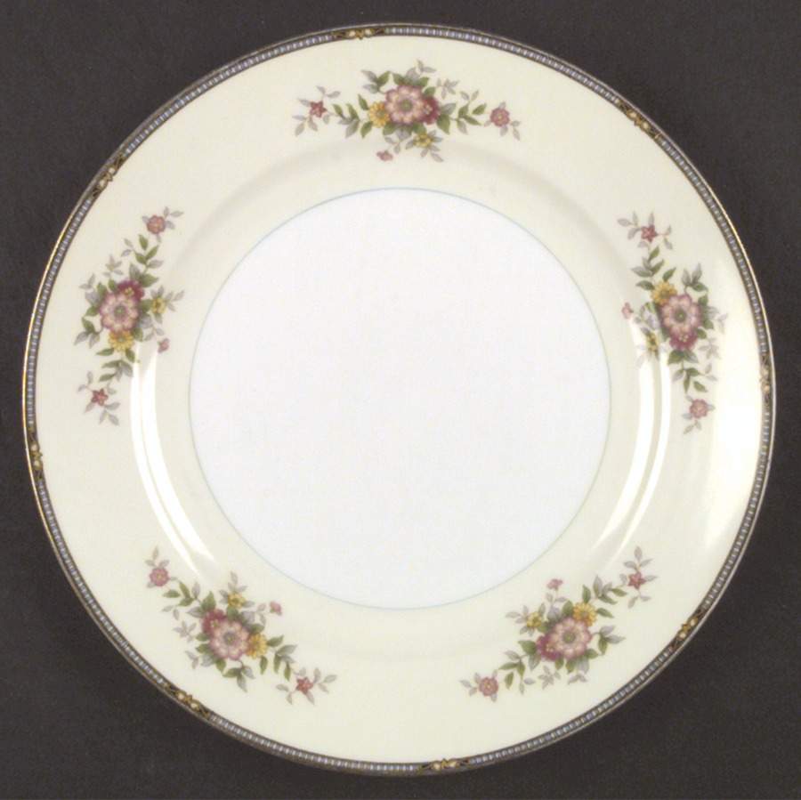 N207 Dinner Plate by Noritake-1