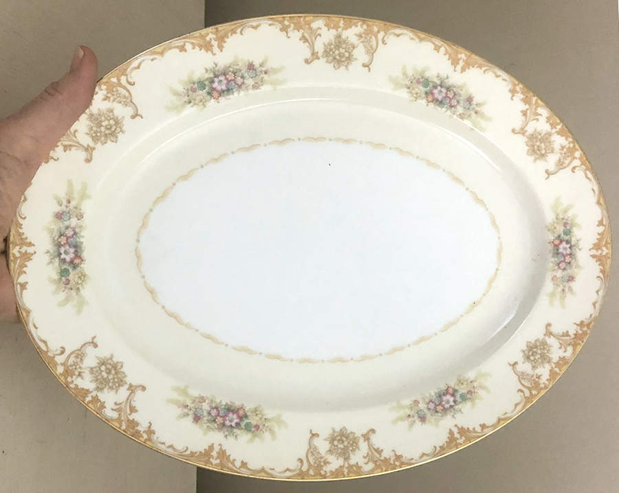 N22 13" Oval Serving Platter by Noritake-1