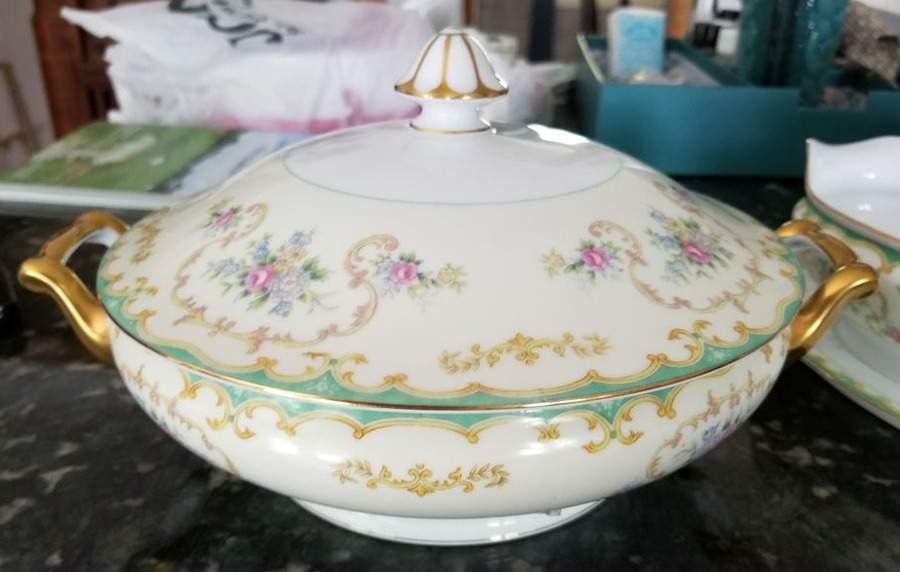 N238 Round Covered Vegetable by Noritake-1