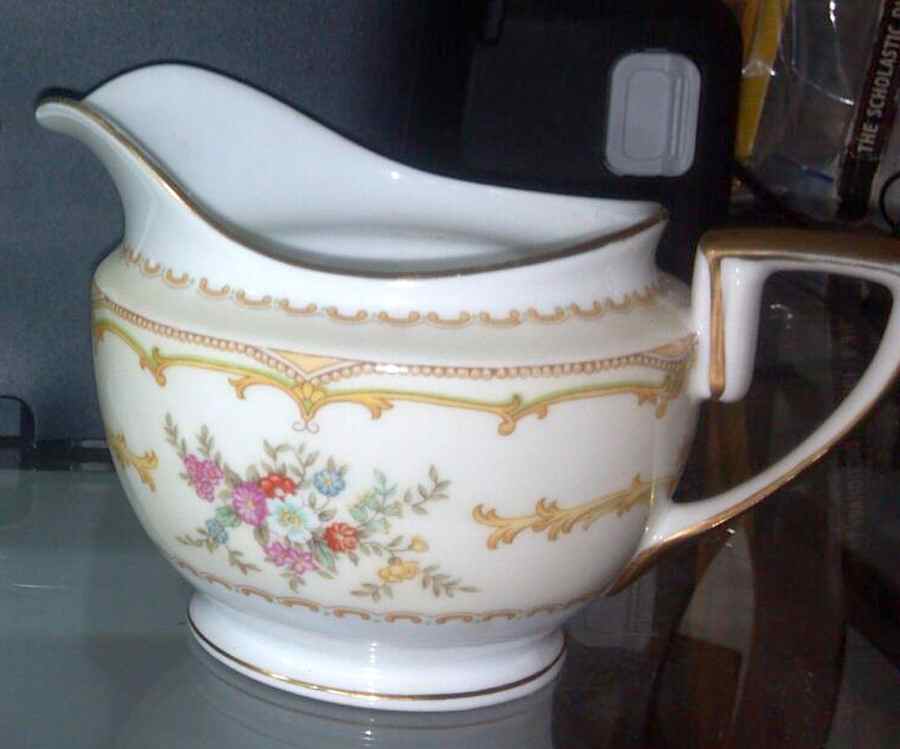 N240 Creamer by Noritake-1