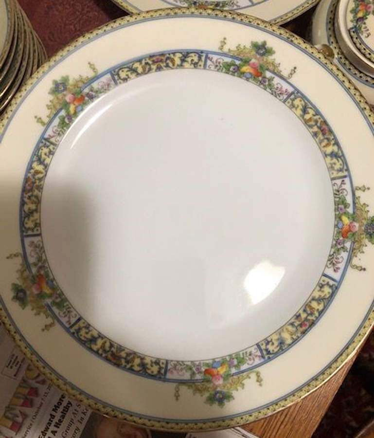 N277 Dinner Plate by Noritake-1