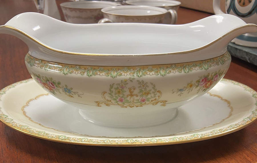 N278 Gravy Boat with Attached Underplate by Noritake-1