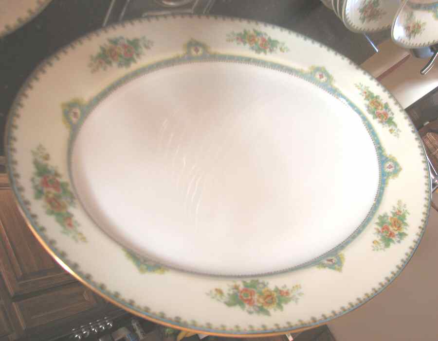 N300 14" Oval Serving Platter by Noritake-1