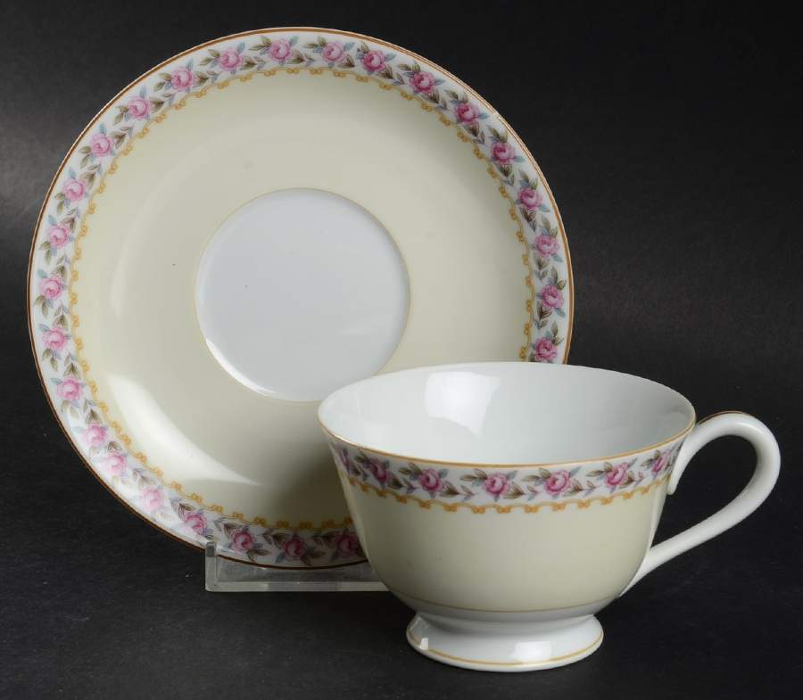 N315 Footed Cup & Saucer Set by Noritake-1