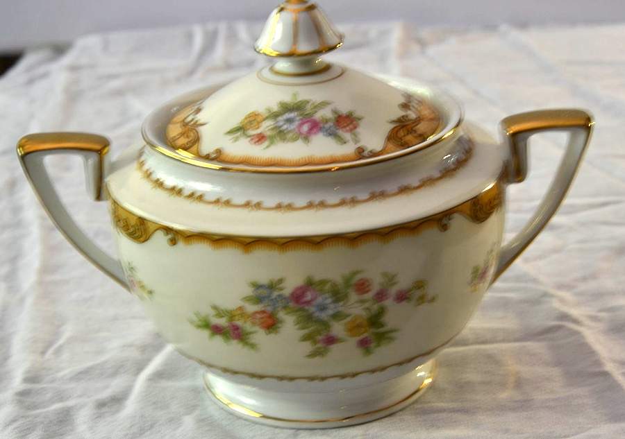 N360 Sugar Bowl & Lid by Noritake-1