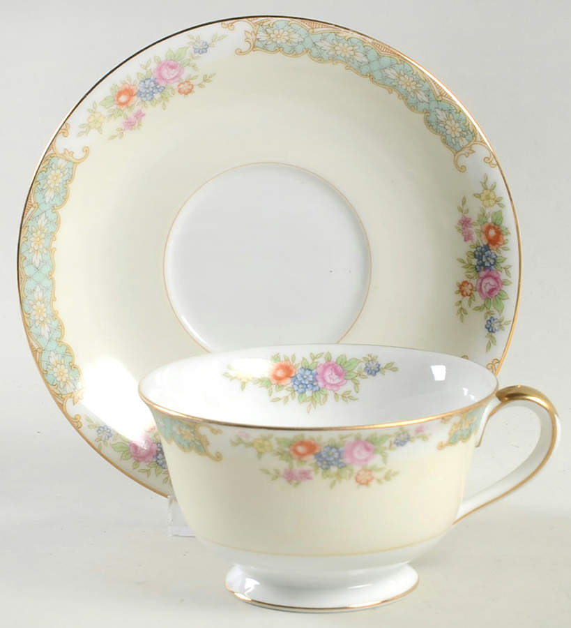 N362 Footed Cup & Saucer Set by Noritake-1