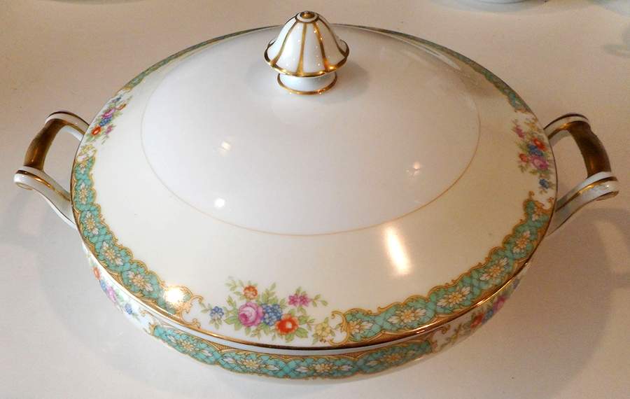 N362 Round Covered Vegetable by Noritake-1
