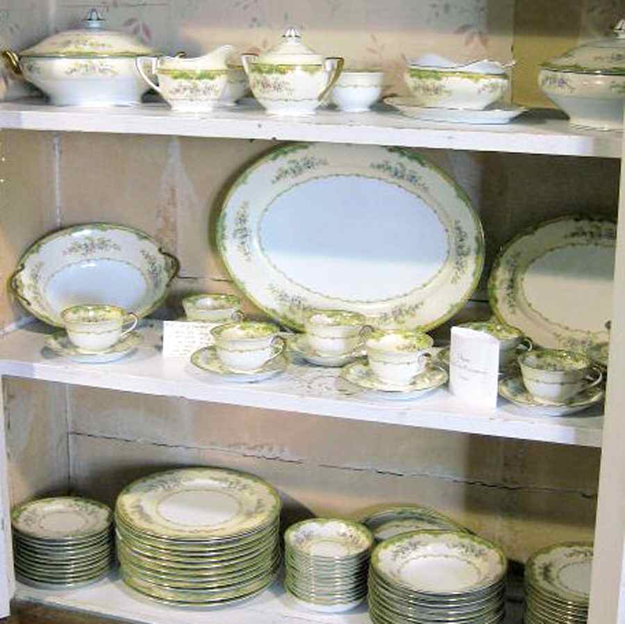 N384 16" Oval Serving Platter by Noritake-1