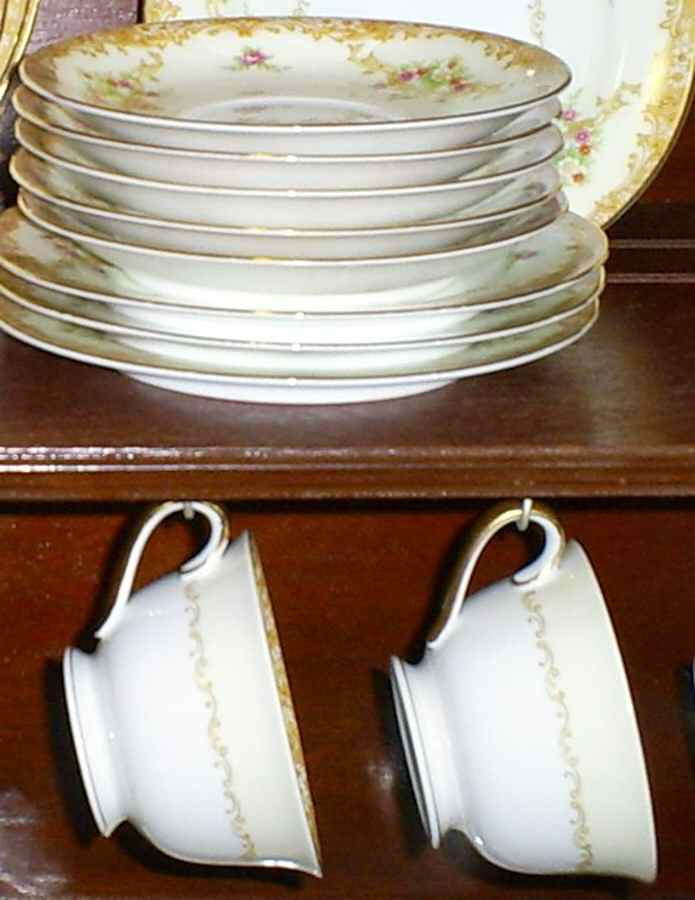 N421 Footed Cup & Saucer Set by Noritake-1