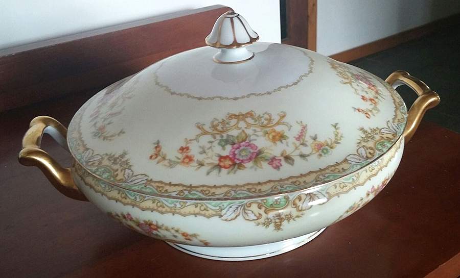 N442 Round Covered Vegetable by Noritake-1