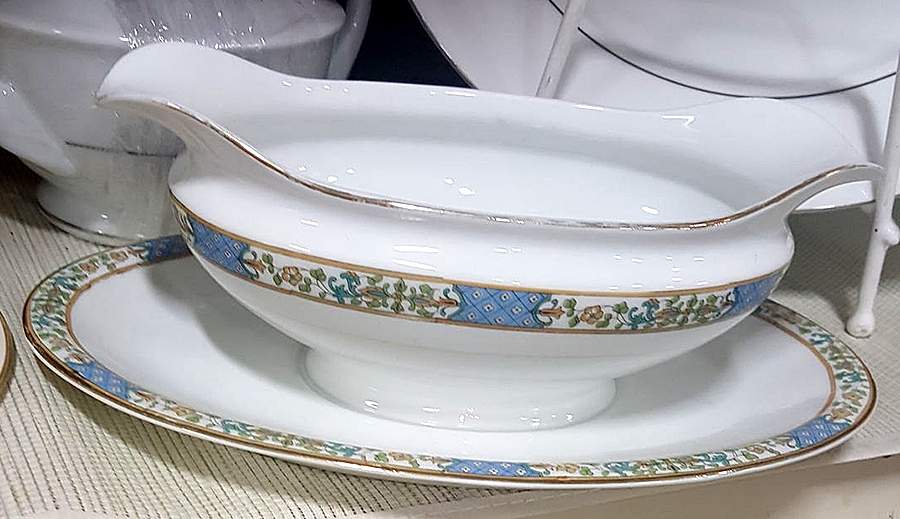 N462 Gravy Boat with Attached Underplate by Noritake-1
