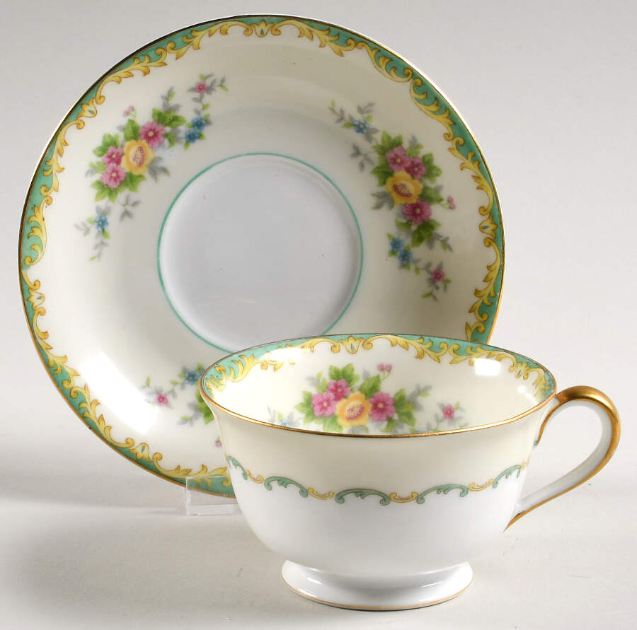 N472 Footed Cup & Saucer Set by Noritake-1