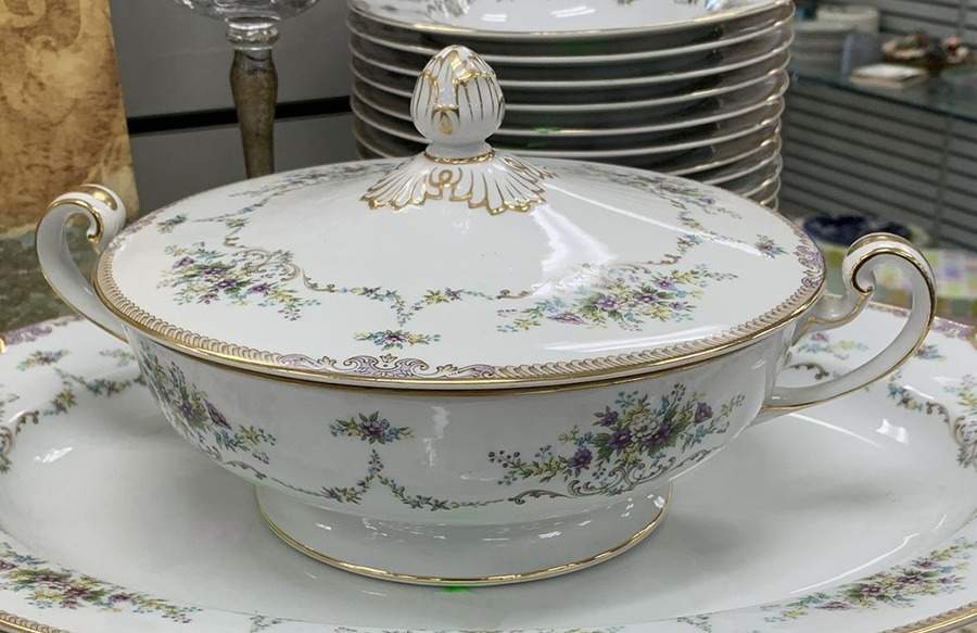 N492 Round Covered Vegetable by Noritake-1