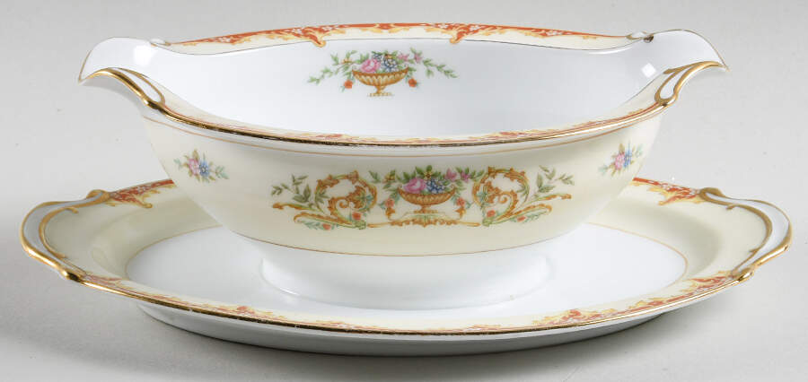 N518 Gravy Boat with Attached Underplate by Noritake-1