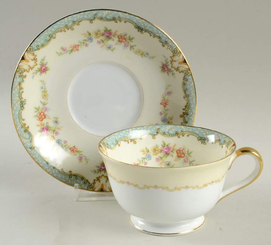 N52 Footed Cup & Saucer Set by Noritake-1